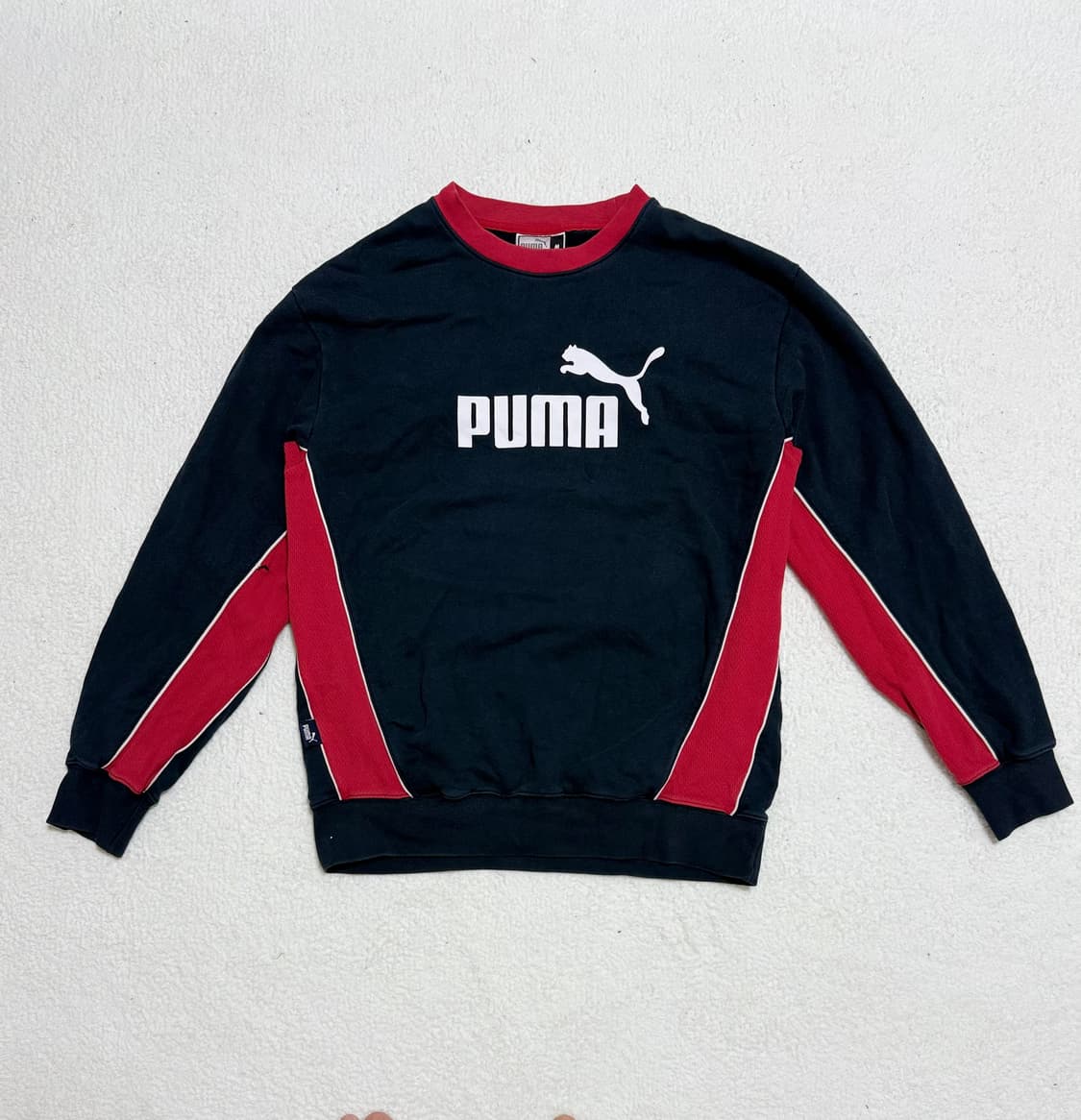 푸마 블랙/레드 스웨트셔츠 상품이미지1