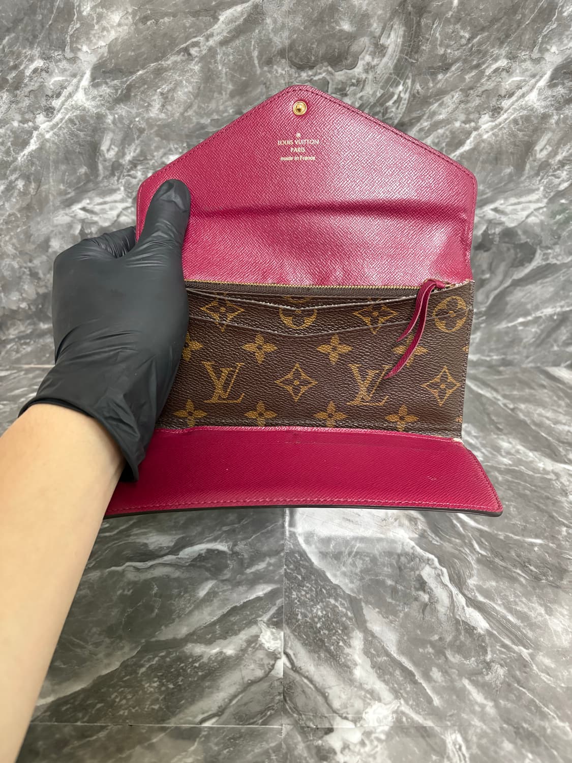 루이비통 사라 윌렛 모노그램 푸시아 장지갑 상품이미지3