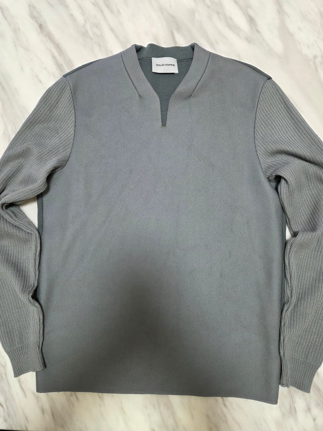 솔리드옴므 배색 니트 상품이미지1