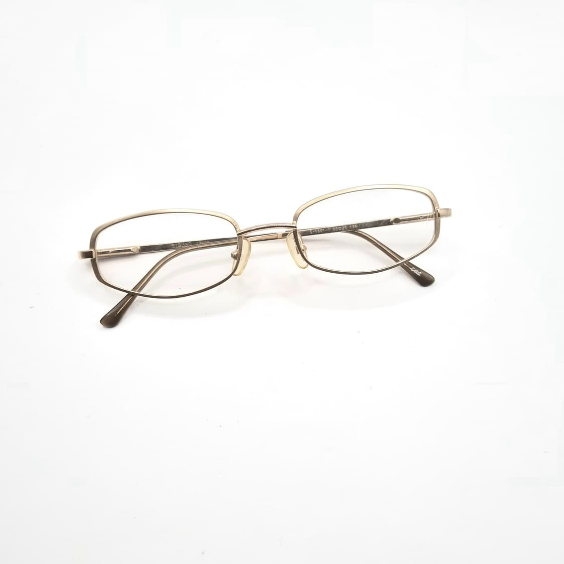 진열상품  긱시크 라운드 사각 무광골드 359 상품이미지1