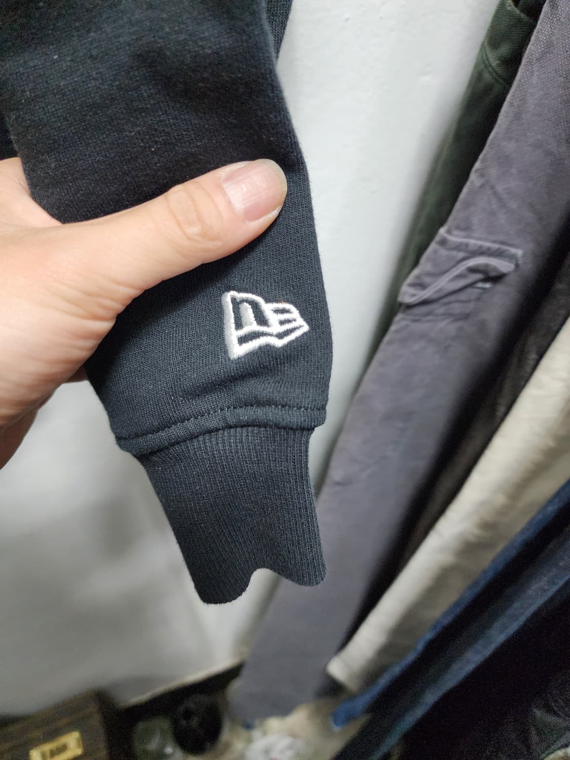 뉴에라 프린팅 맨투맨 상품이미지3