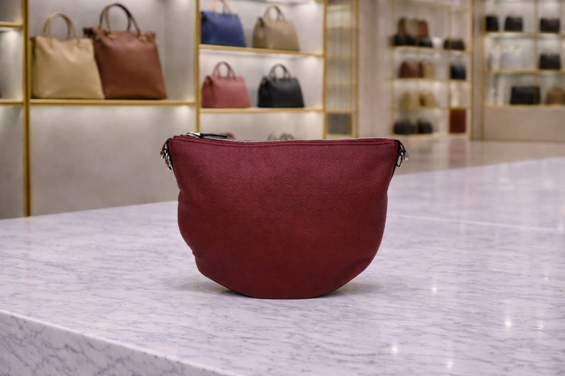 [S급] 구찌 B 스몰 크로스바디백 판매합니다!!! 상품이미지1