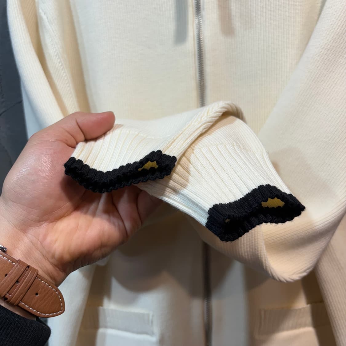 [L] MATIN KIM 마뗑킴 투웨이 집업 니트 상품이미지5