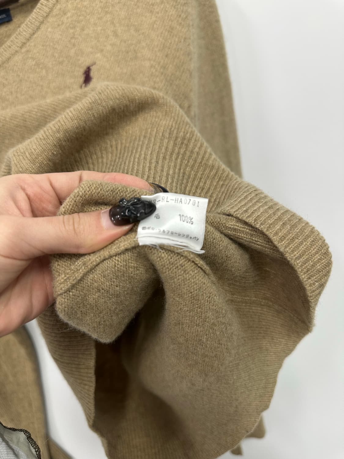 폴로 베이지 브이넥 니트  상품이미지3