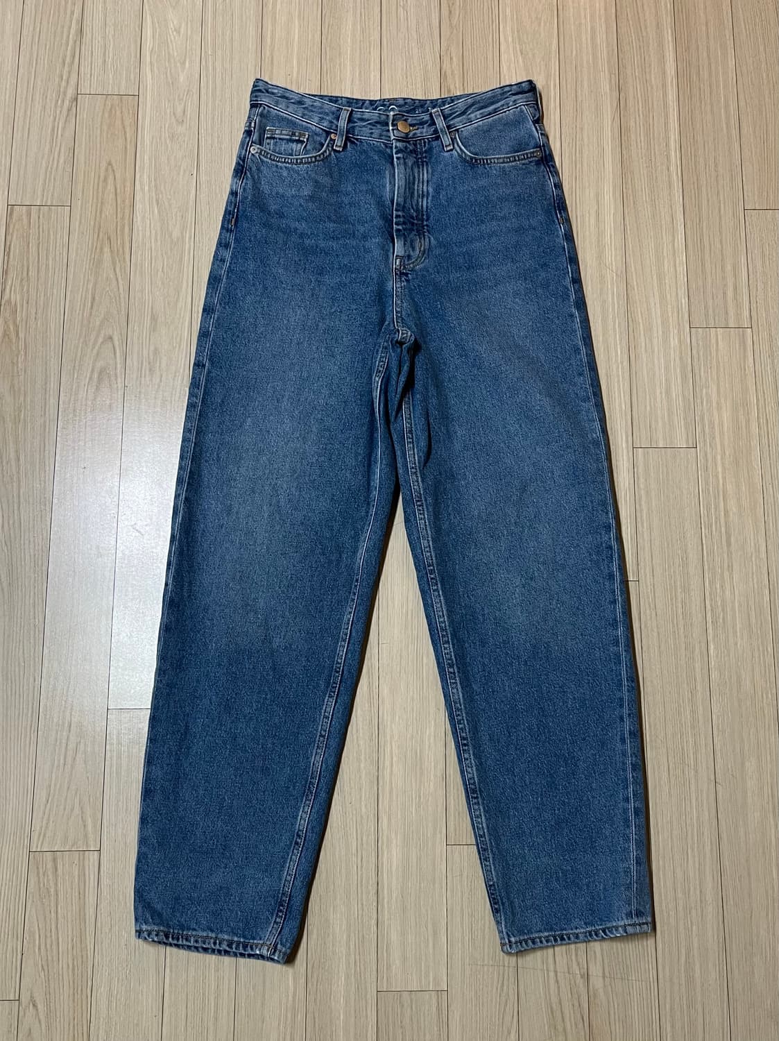 코스 테이퍼드 진 코스 청바지 상품이미지1