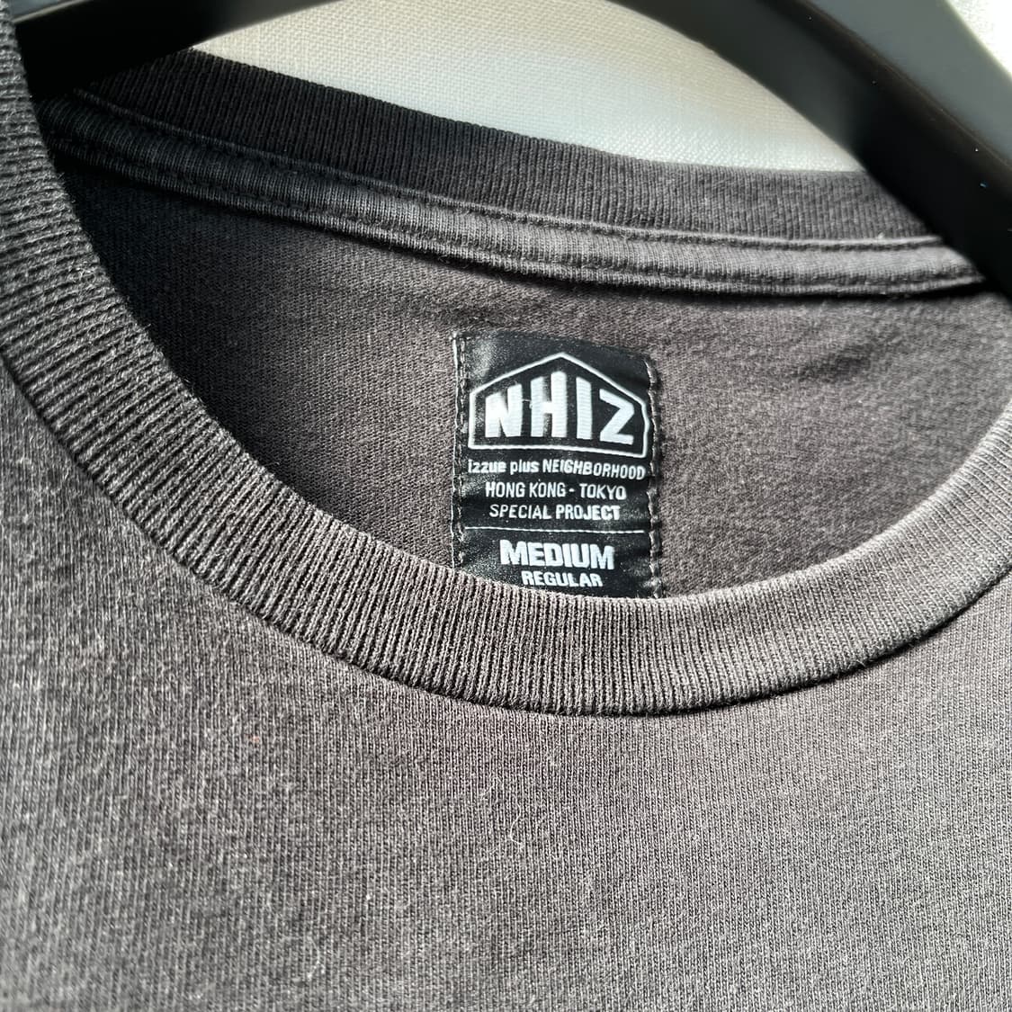 네이버후드 X IZZUE 반팔T 상품이미지4