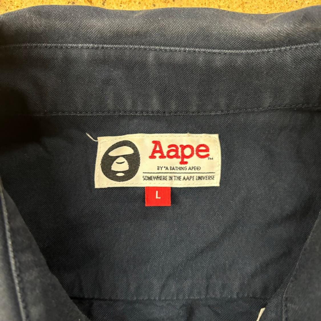 에이프 네이비 언더 디테일 레어 셔츠  상품이미지5