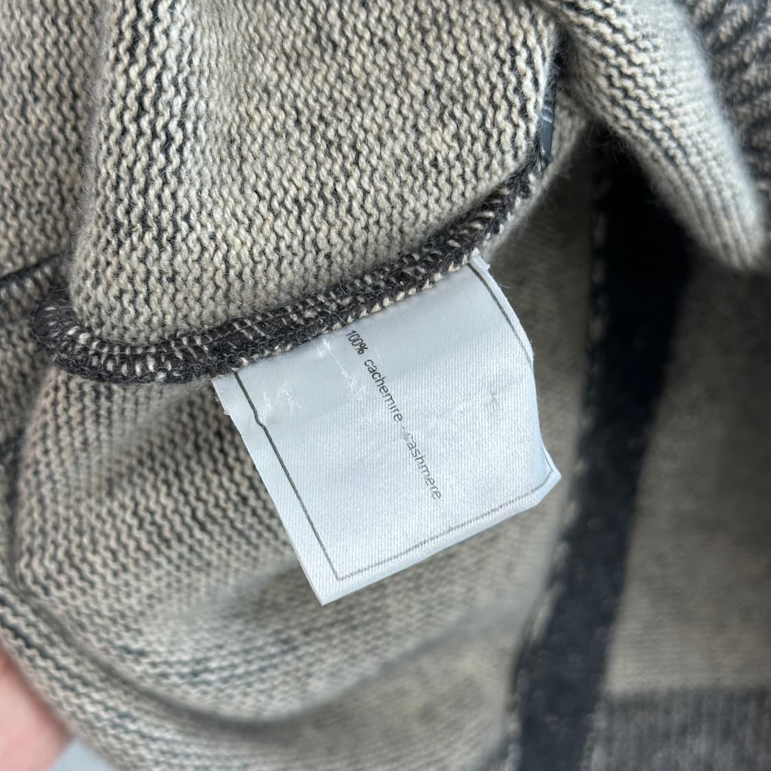 샤넬 캐시미어 로고버튼 가디건 상품이미지7