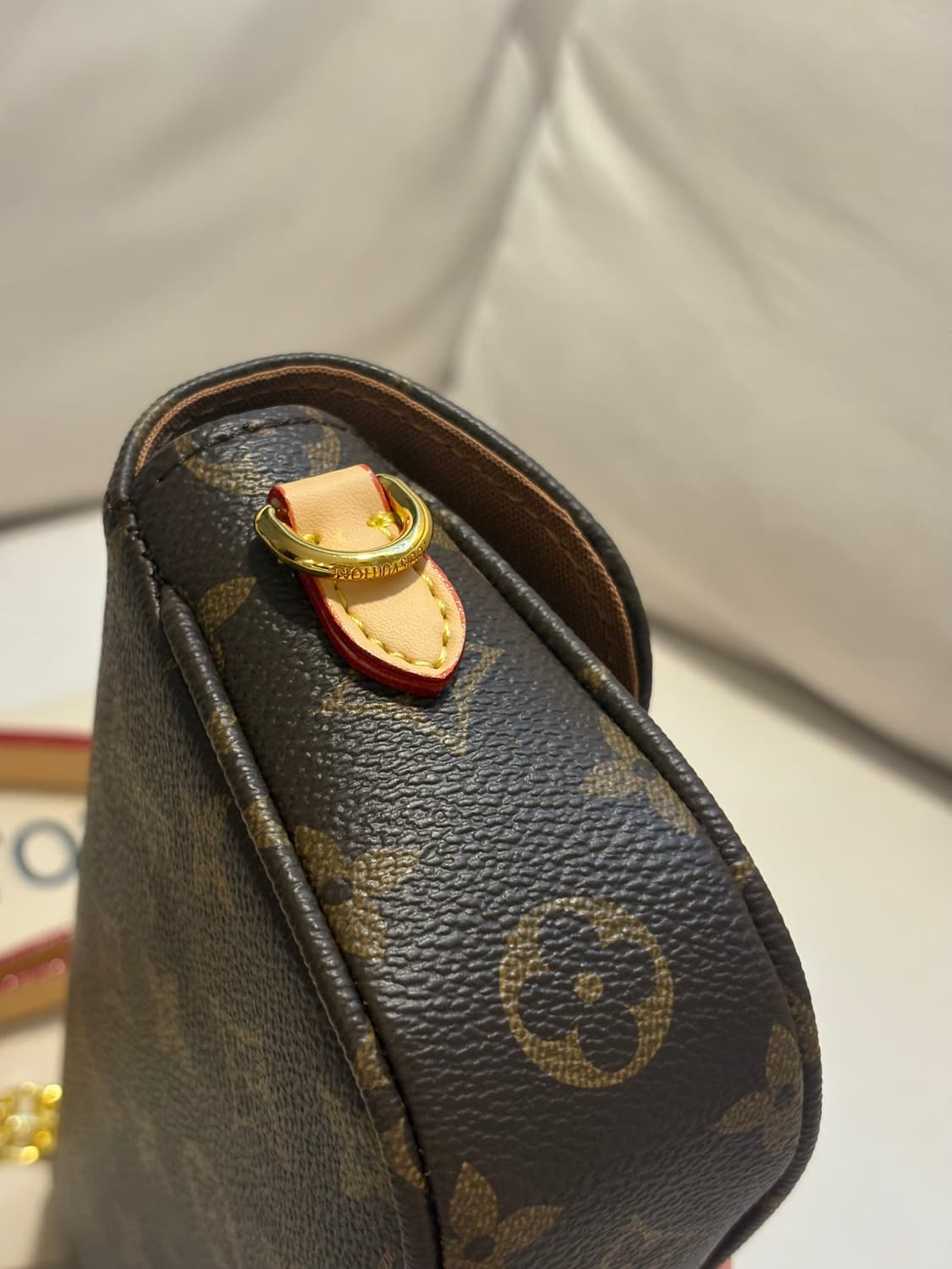 루이비통 WOC 월릿 온 체인 아이비 크로스백(새상품) 상품이미지5