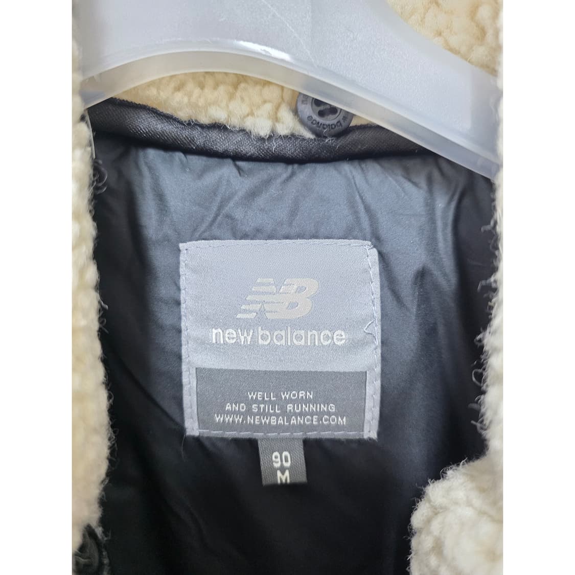 택포// 뉴발란스 무스탕 다운패딩 블랙 M 상품이미지2