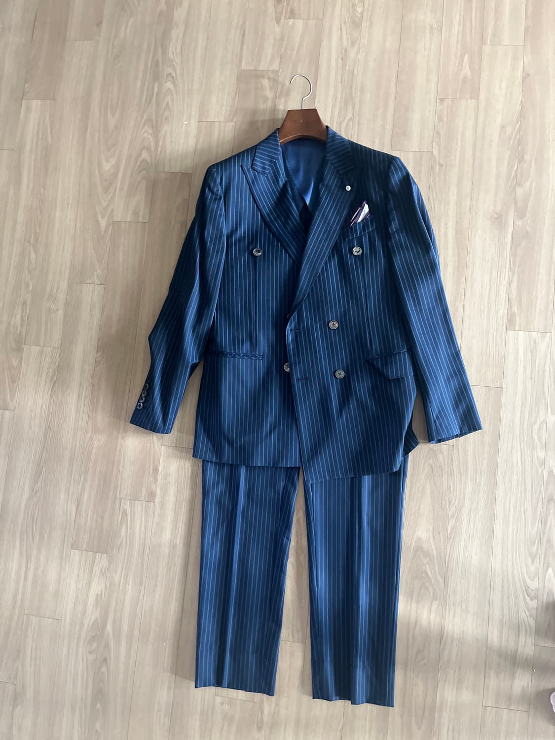 네이비 스트라이프 더블버튼 정장 셋업 (반하트) 상품이미지3