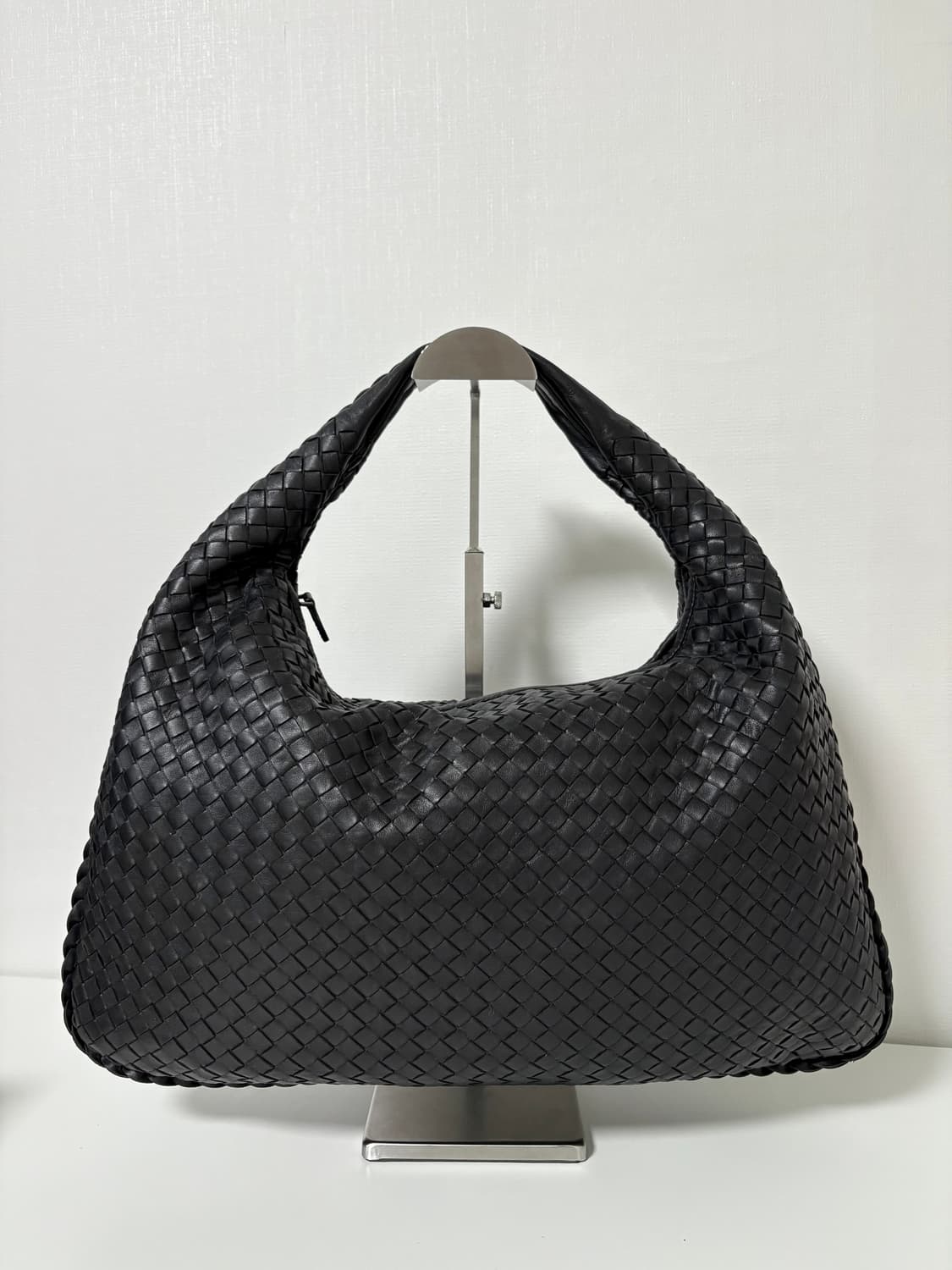 보테가베네타 호보백 라지 블랙 상품이미지5