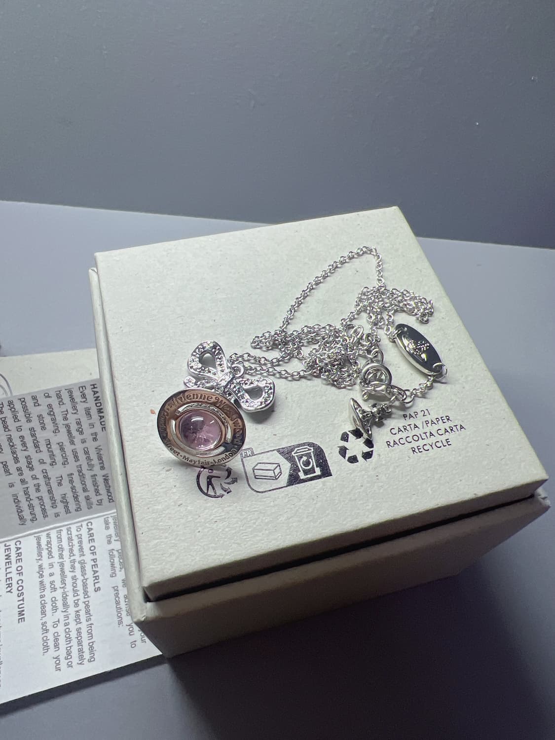 비비안웨스트우드 옥타비에 리본 목걸이 상품이미지5