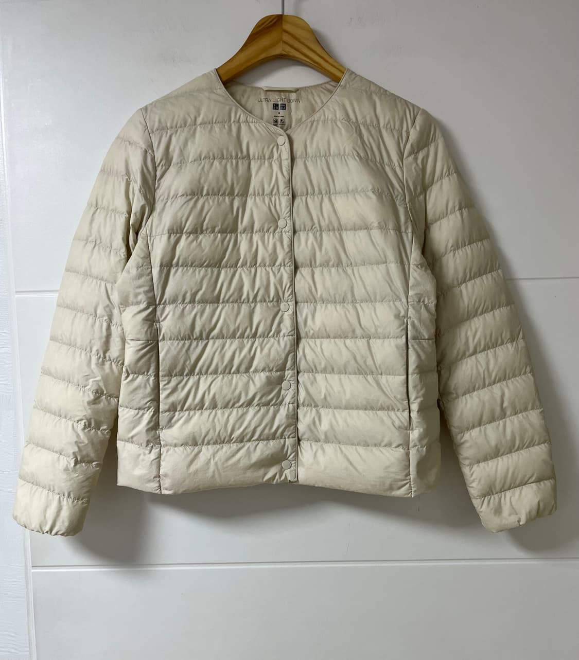 유니클로 경량 패딩 울트라 라이트 다운 상품이미지1