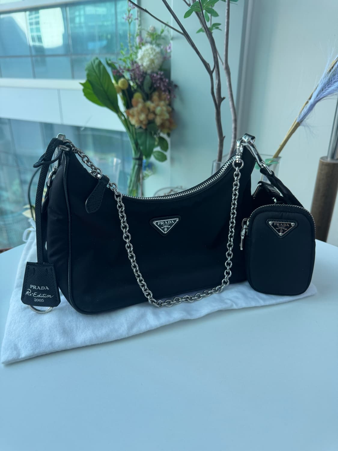 프라다 리에디션 2005 리나일론 테수토 호보택 크로스백 상품이미지1