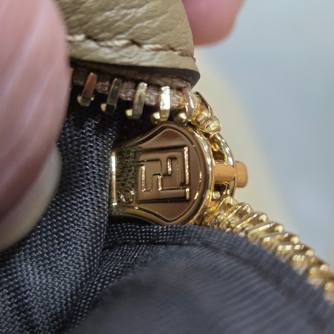 펜디 신상 리버시블 쇼퍼백 상품이미지6