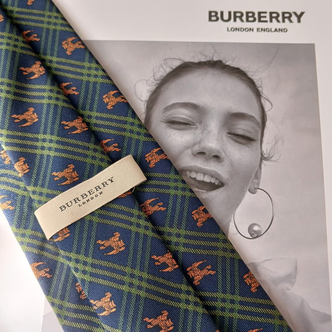 버버리 실크 그린 체크 패턴 넥타이 9cm B등급 A19491
 상품이미지5