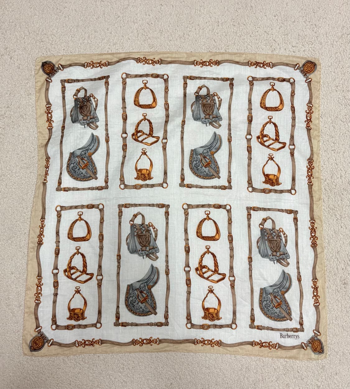 버버리(Burberrys) 마구 모티브 쁘띠 스카프 상품이미지1
