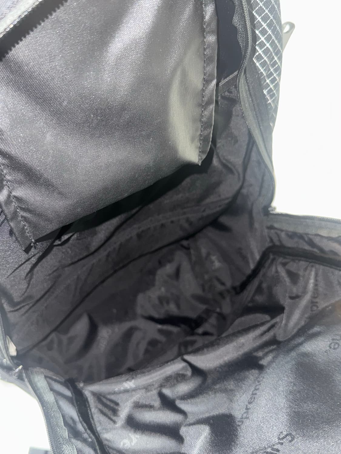 슈프림 리플렉티브 백팩 24ss 상품이미지2