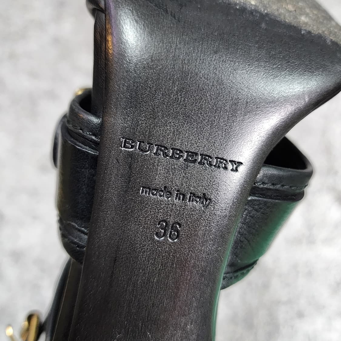 버버리 스트랩 샌들 36 상품이미지10
