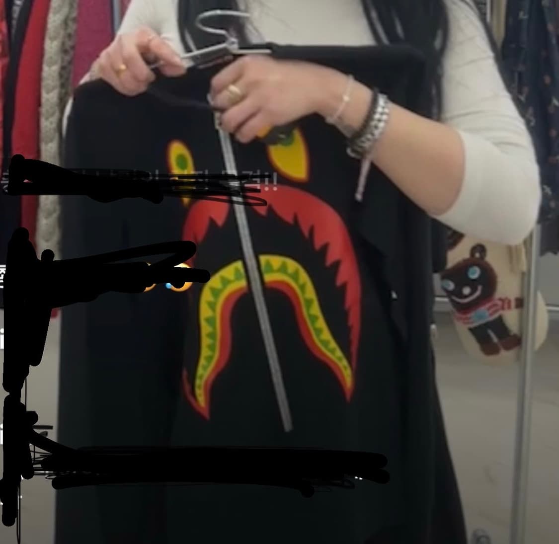 베이프 크롭 맨투맨 상품이미지1