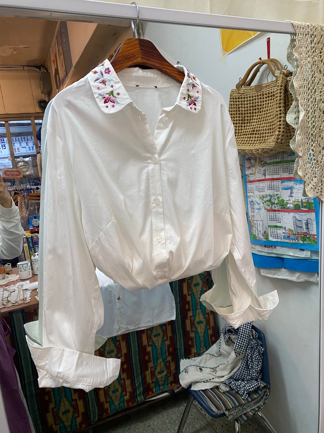 유럽빈티지 스판 자수 블라우스 상품이미지1