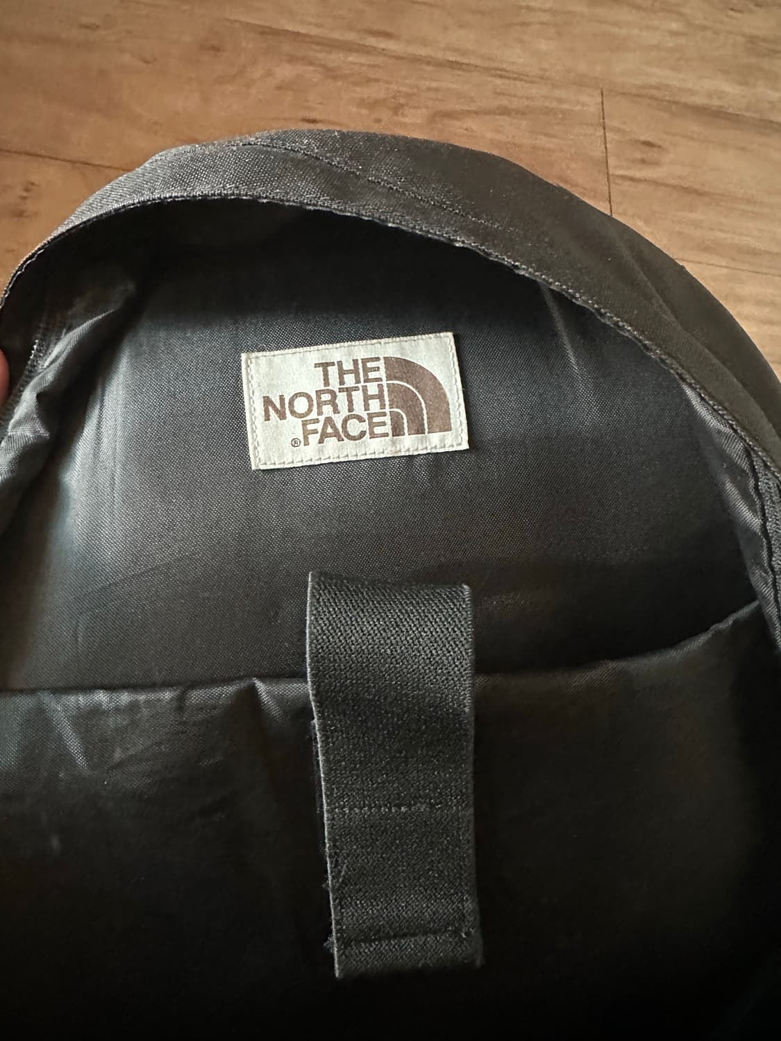 노스페이스 백팩 27L 검정 NM2DL01J 판매 상품이미지6