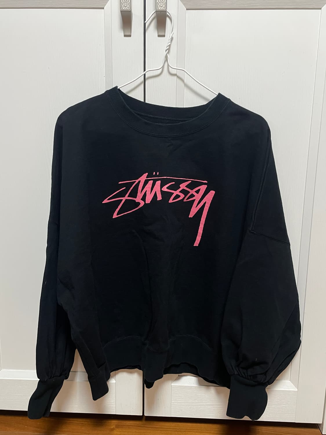 스투시 핑크로고 맨투맨 상품이미지2