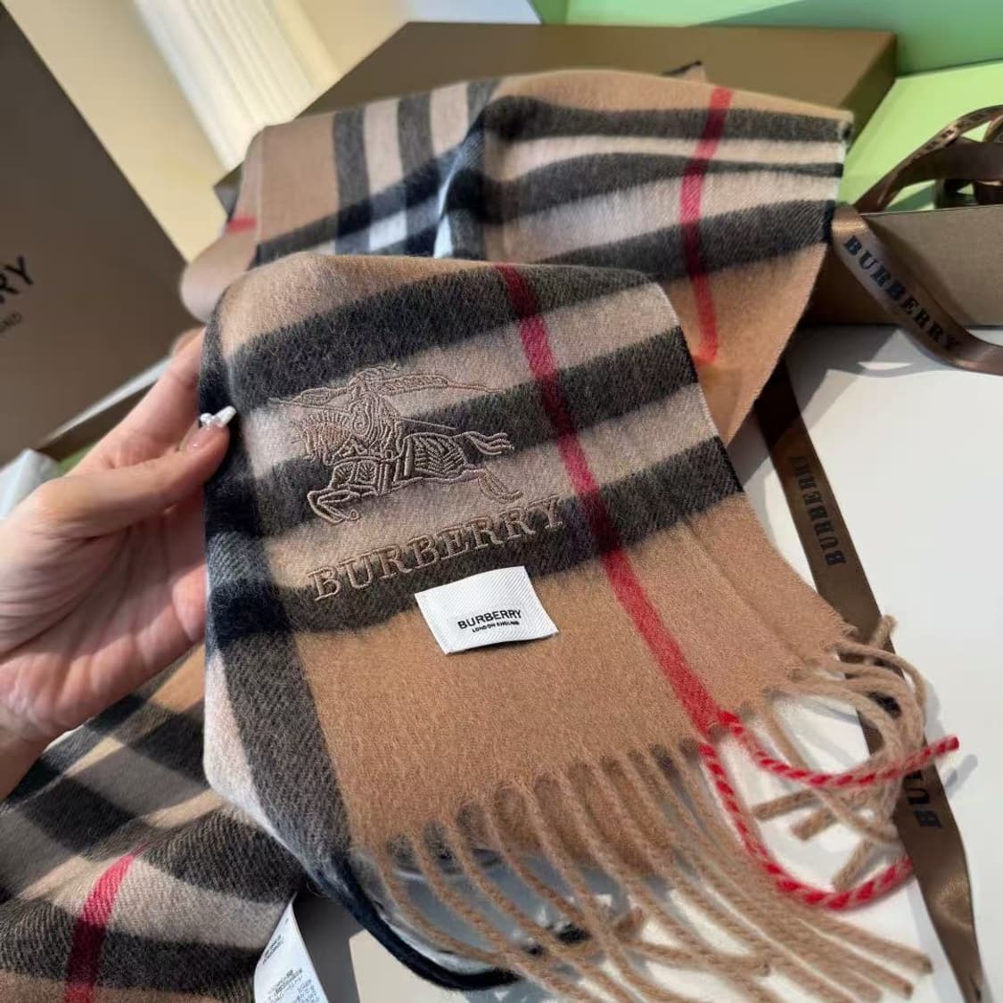 버버리숙녀 리버서블 스카프
 상품이미지3