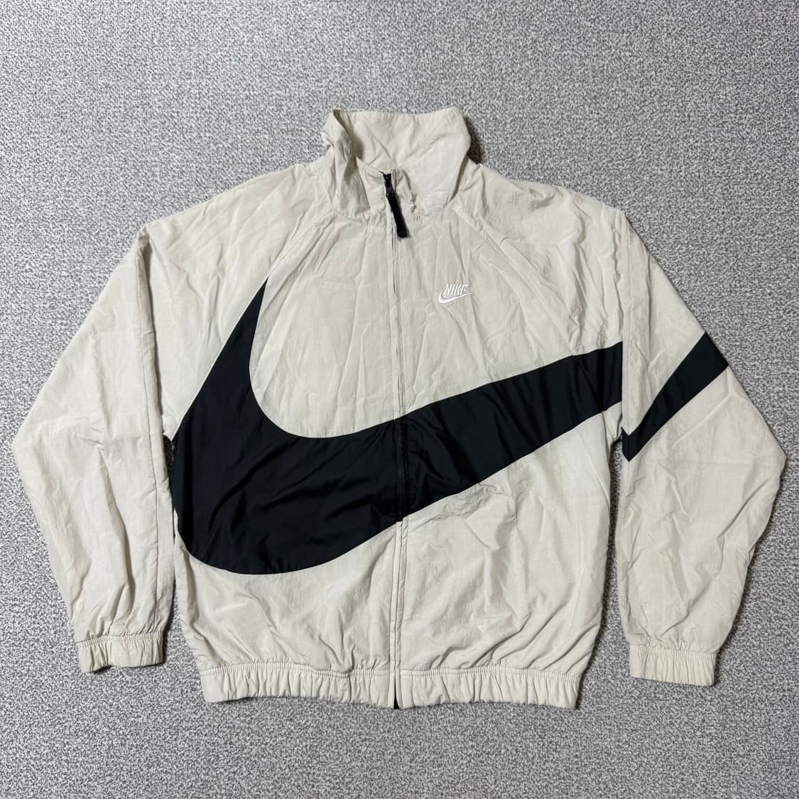 [정가 17만원] 나이키 스우시 바람막이 상품이미지1