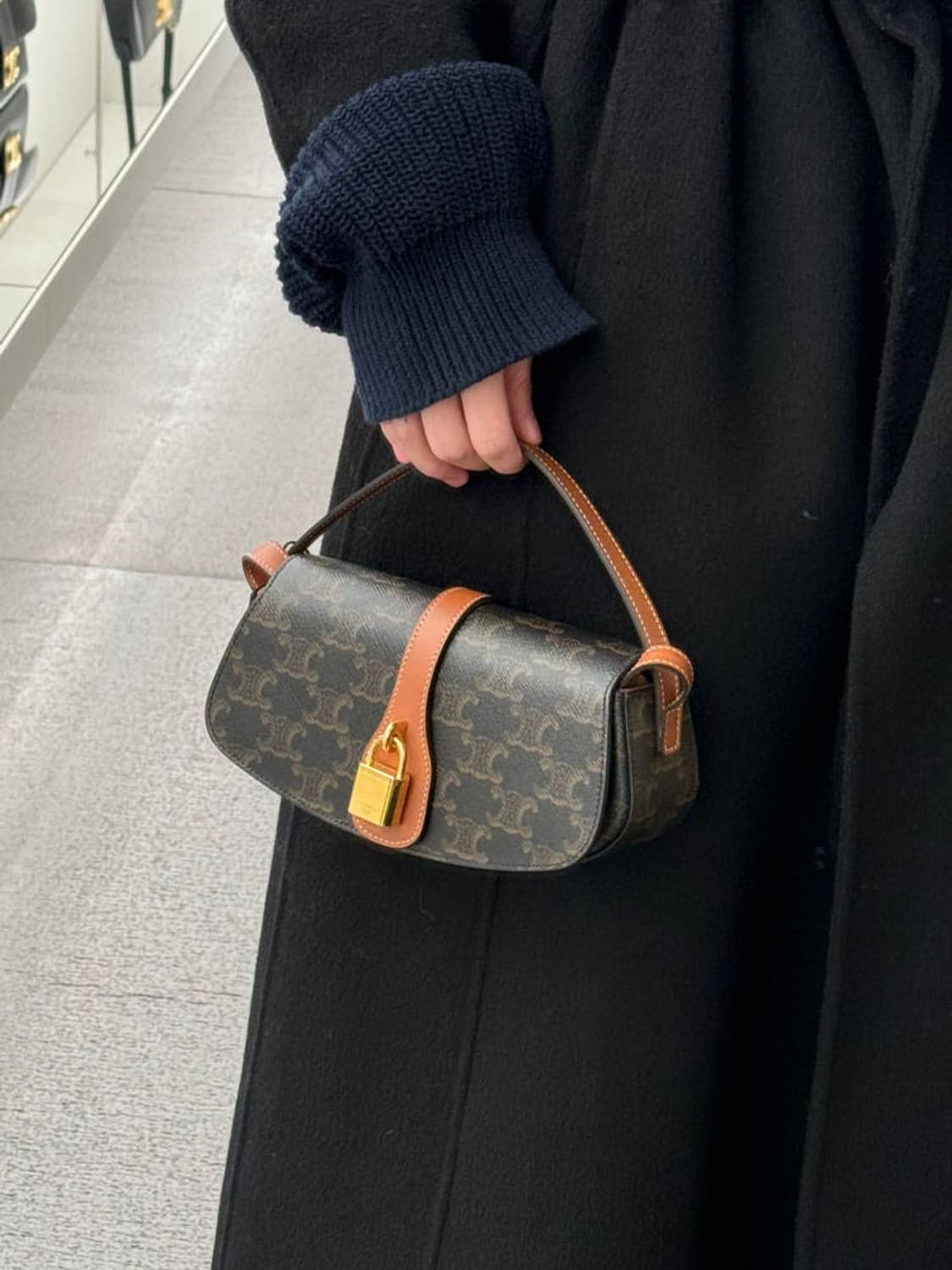 셀린느 트리옹프 타부백 탄 상품이미지2