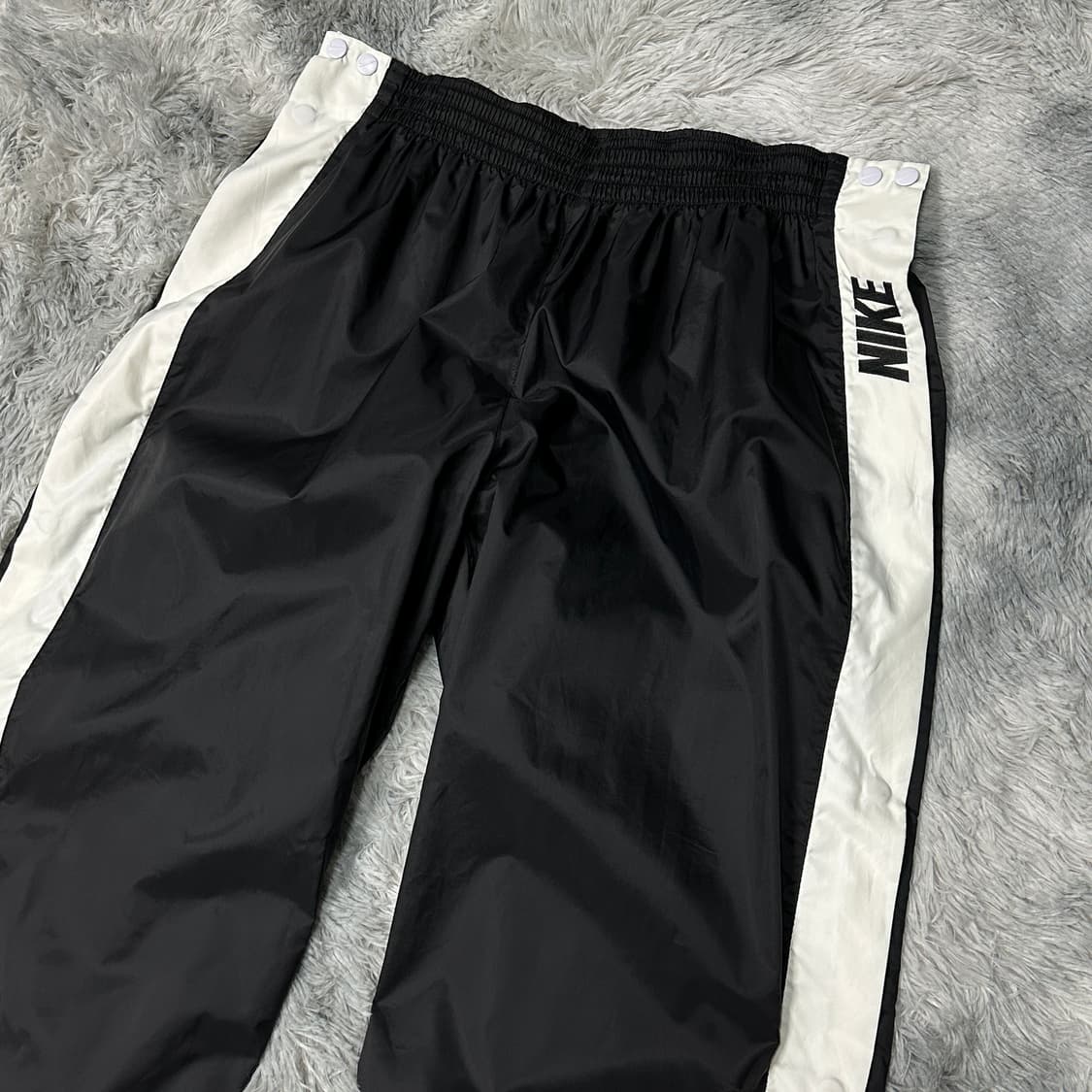 나이키 올드스쿨 90s 오버핏 사이드버튼 팬츠  상품이미지2