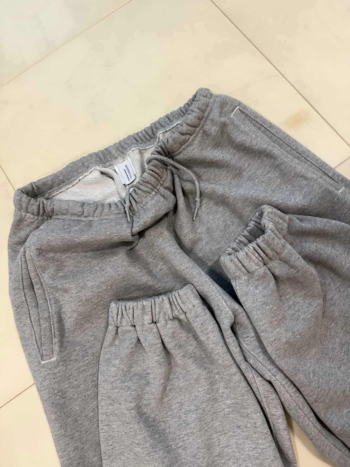 에센스룸 블라인드파일즈 스웻팬츠 그레이 L(32-34) 상품이미지4