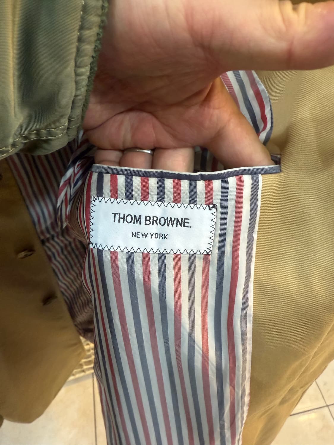 4/105 정품 톰브라운 맥 코트 팝니다 상품이미지3