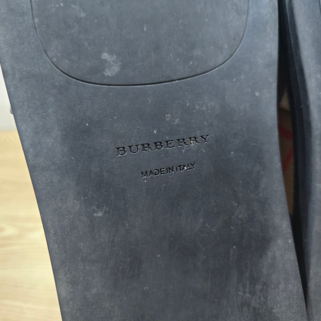 41 버버리 레인보우 체크 슬라이드 상품이미지8