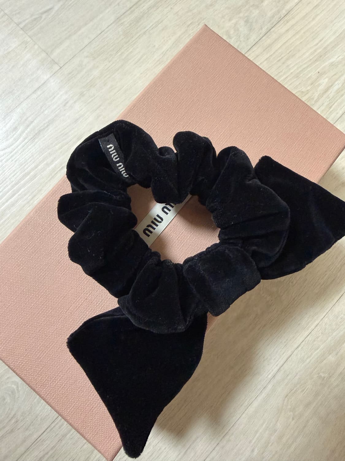미우미우벨벳크런치 상품이미지3