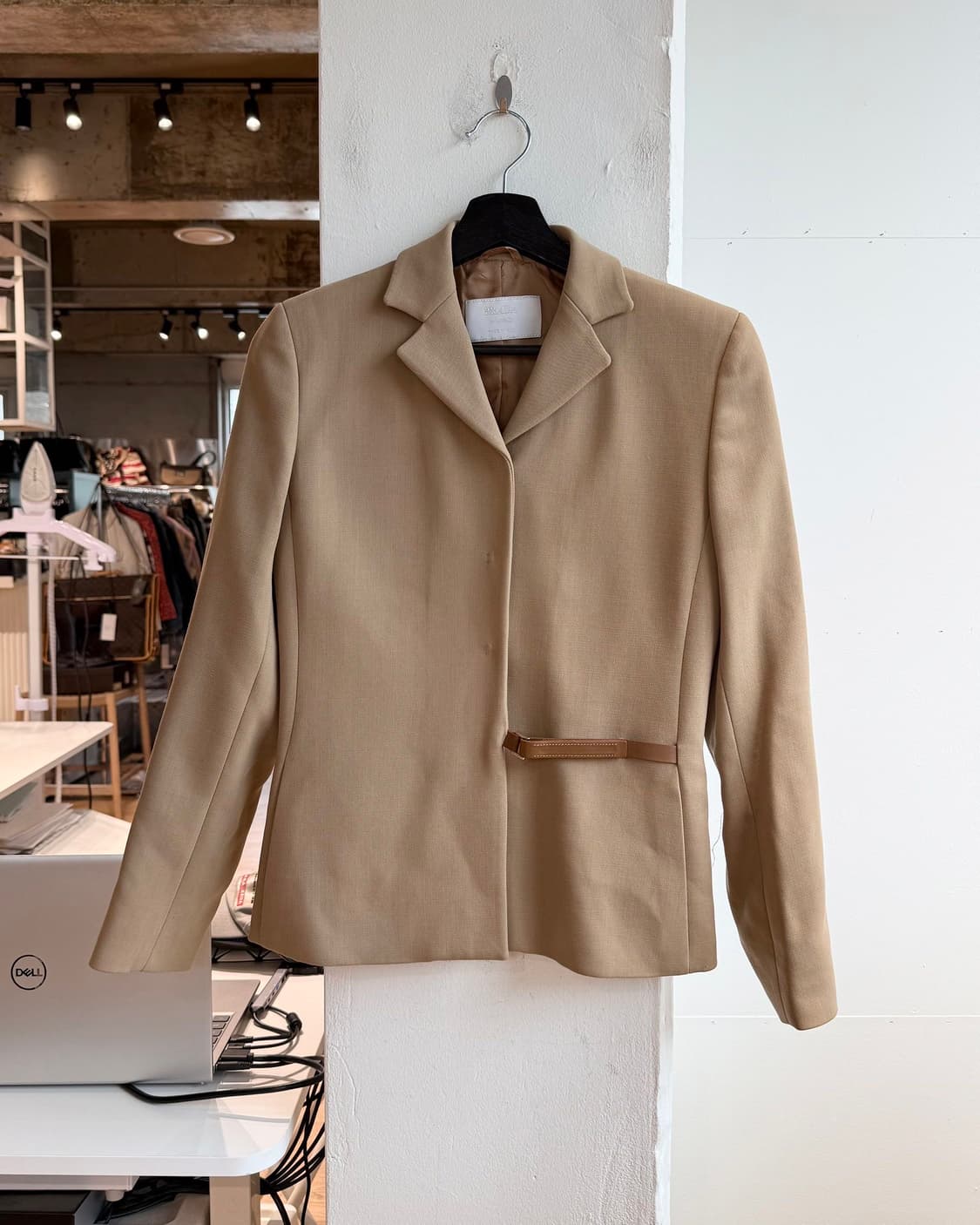 프라다 베이지 벨티드 테일러드 블레이저 자켓  상품이미지2