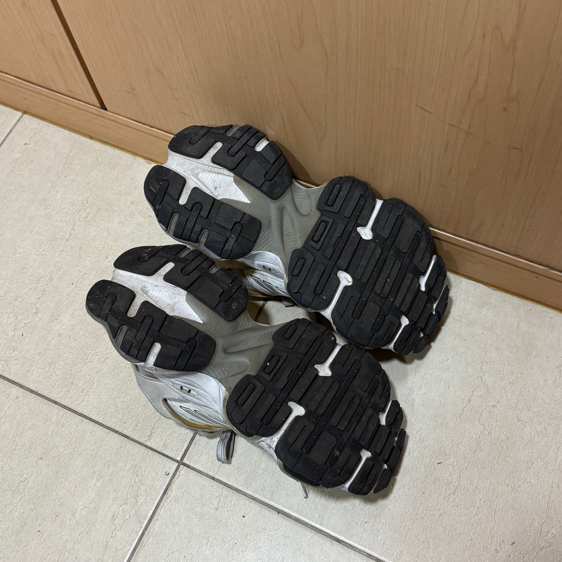 발렌시아가 카고 스니커즈 43사이즈 상품이미지2