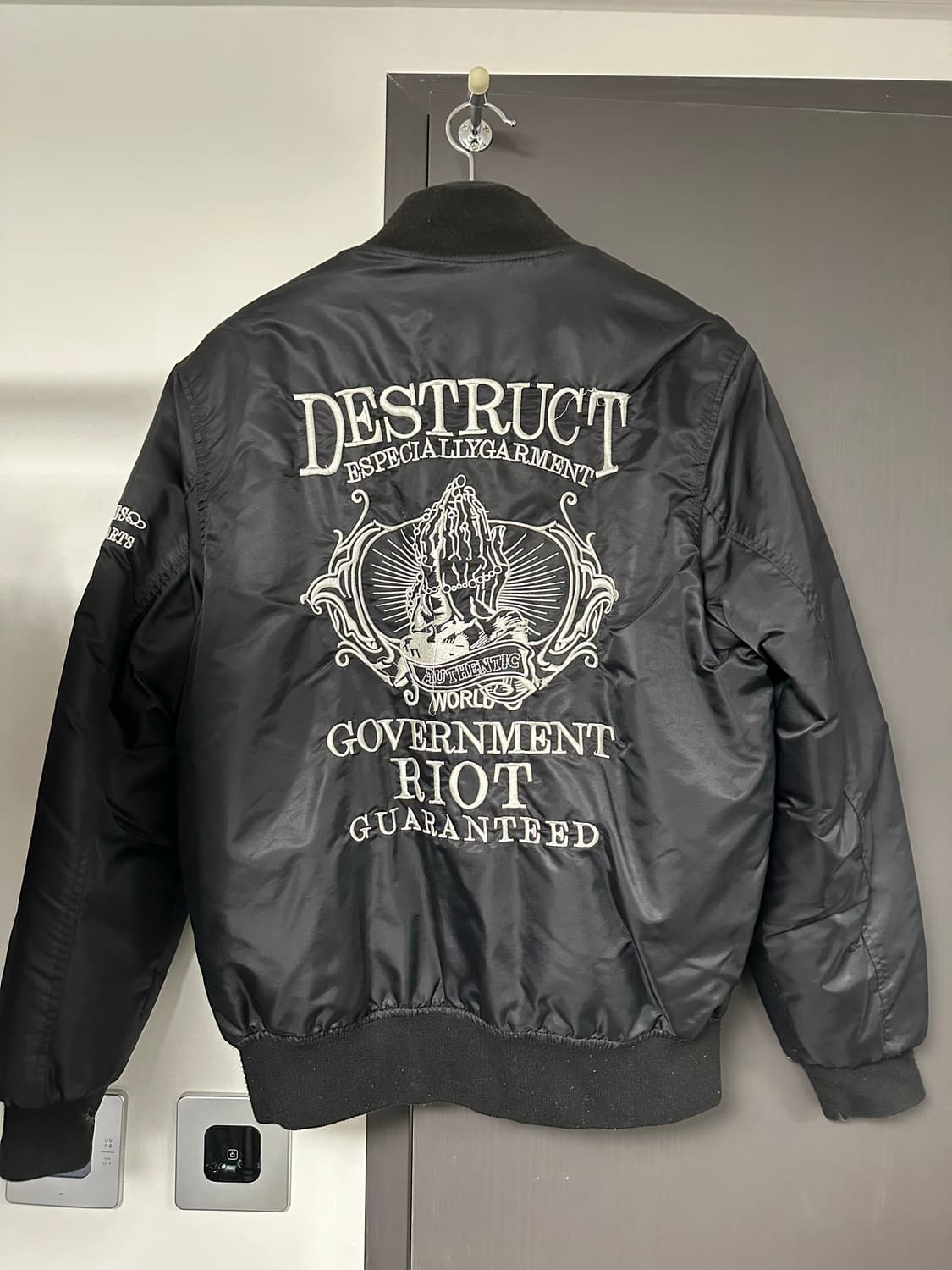 snihers 자수 DESTRUCT ma-1 항공점퍼 판매 상품이미지4