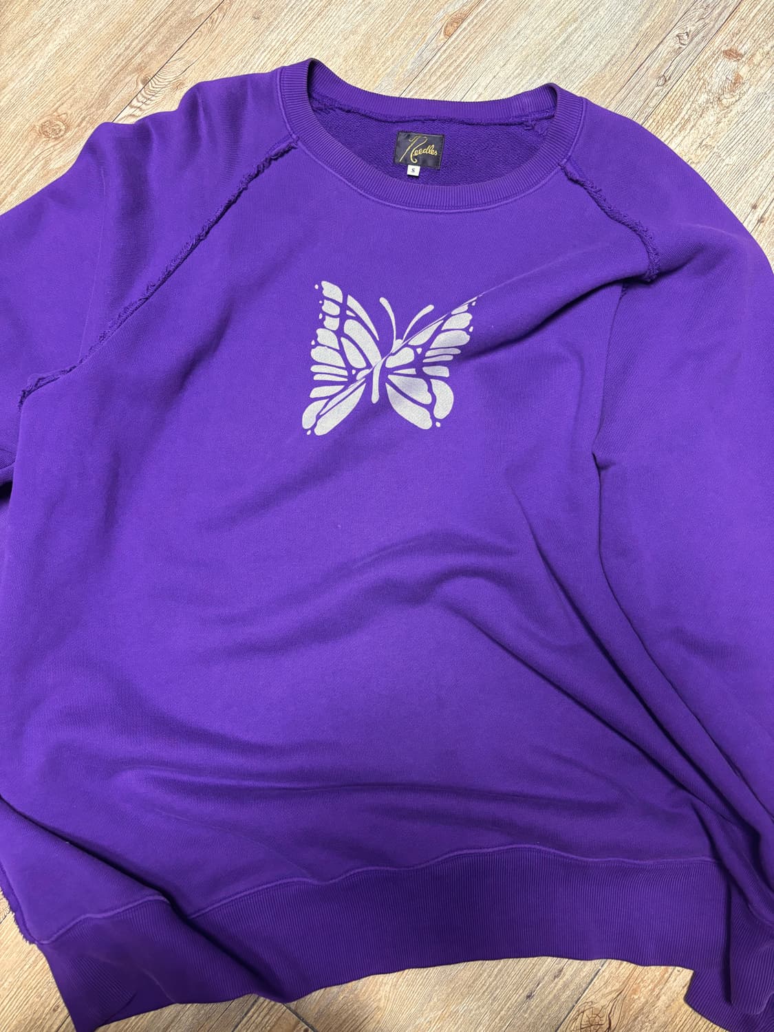 니들즈 로고 오버사이즈 맨투맨 상품이미지1