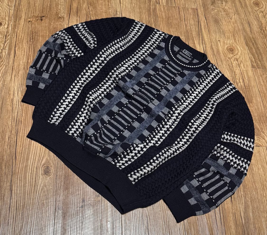 어뉴스 입체 패턴 박시핏 니트 스웨터 상품이미지1