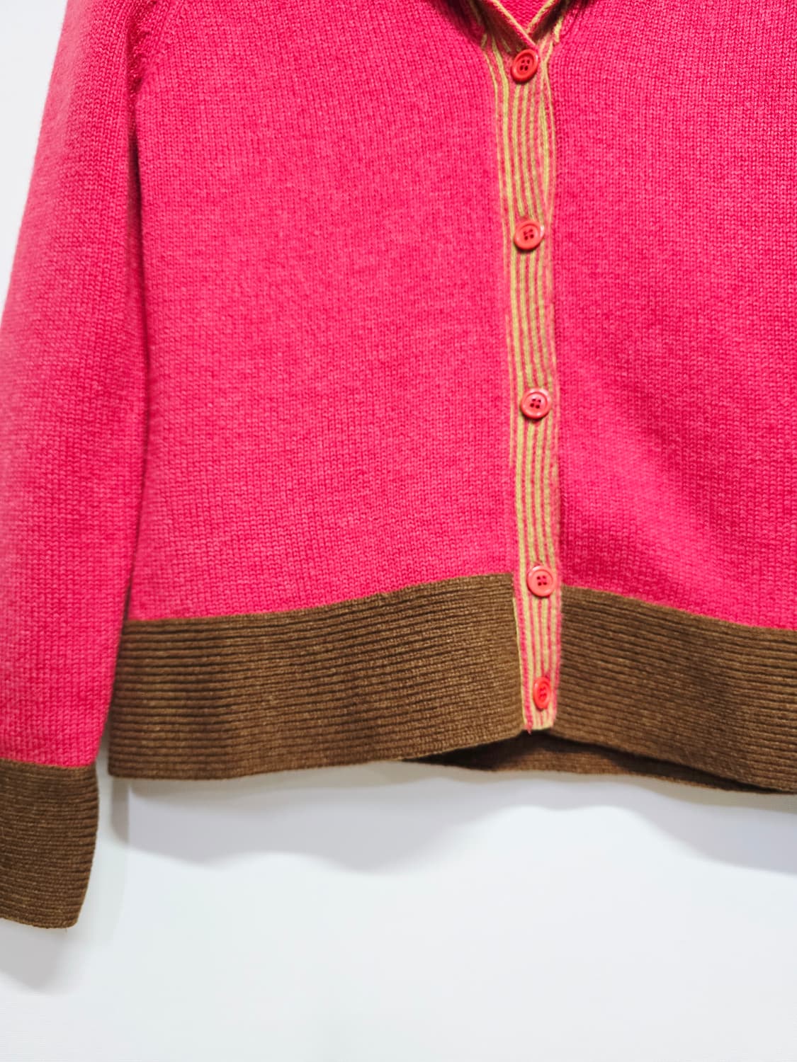 기비  레드 배색 여성 가디건 상품이미지3