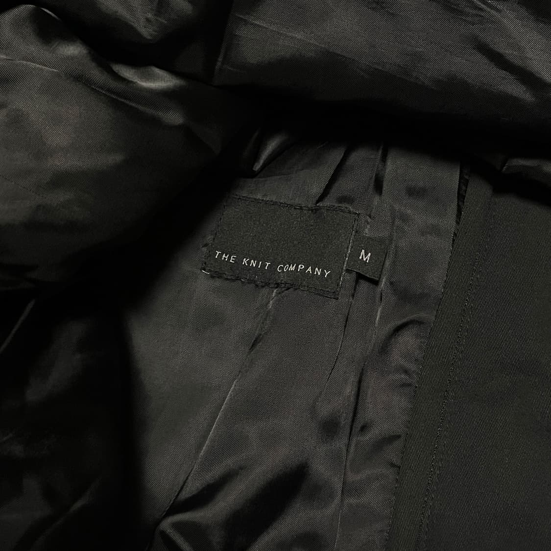 더니트컴퍼니 블랙 포켓디테일 점퍼 상품이미지6