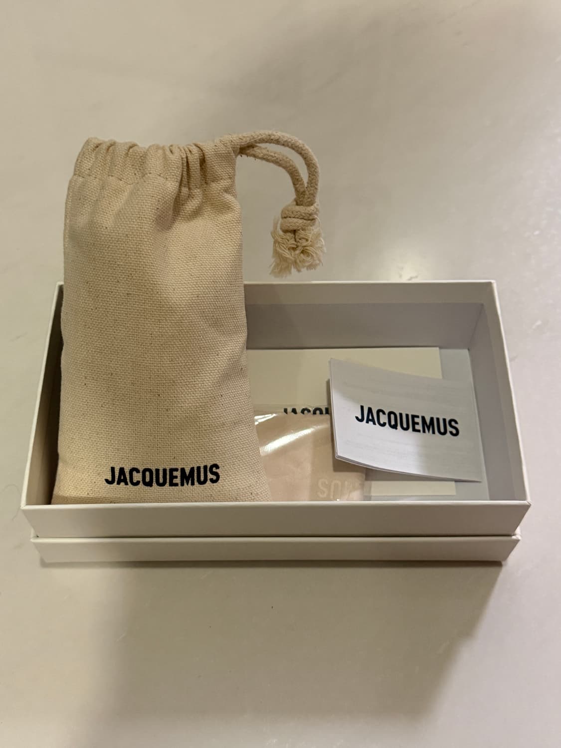 자크뮈스 블랙 라 크루아제르 더 마리노 선글라스 상품이미지3