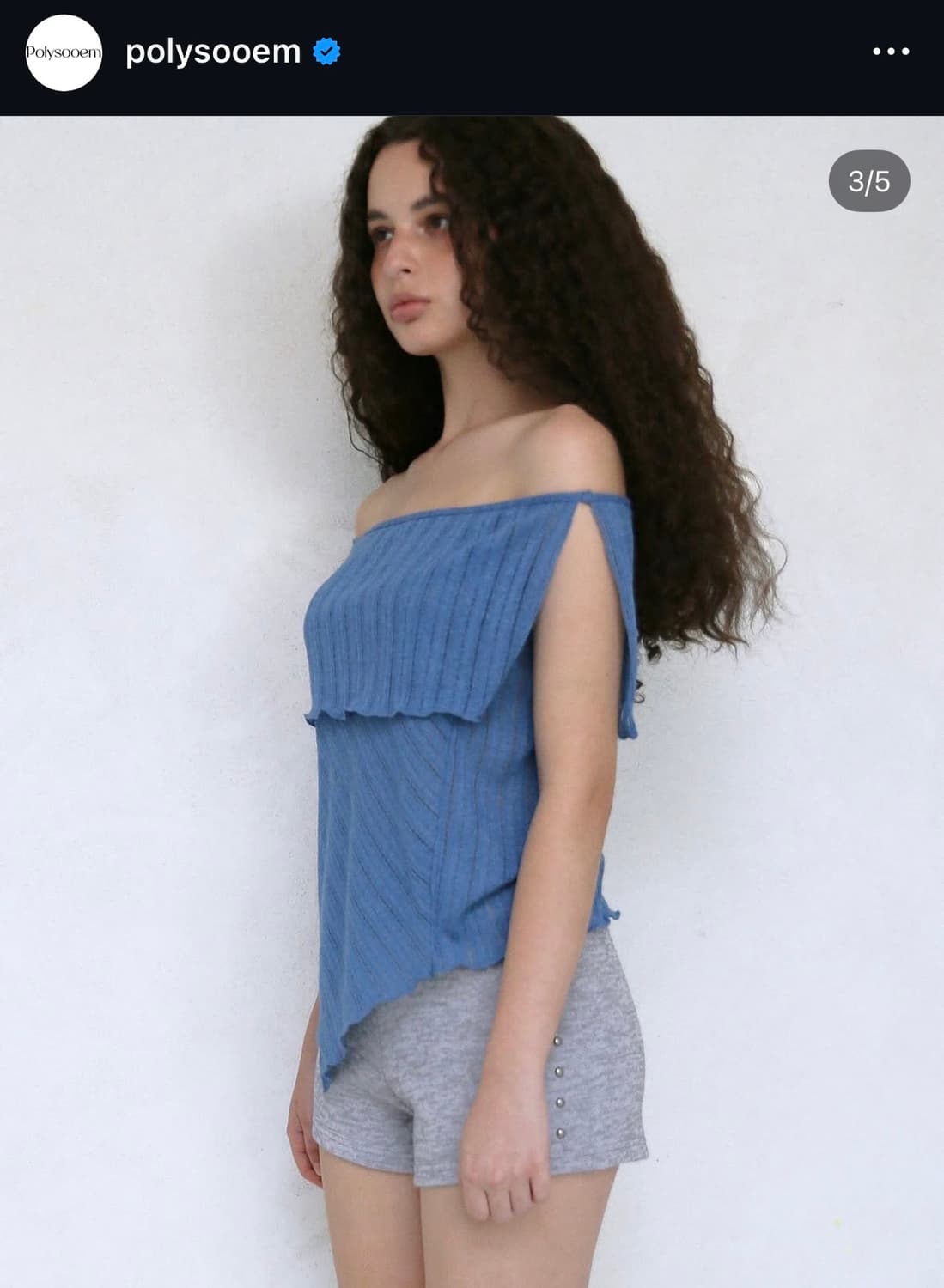 폴리수엠 polysooem 펀치 레이스 오프숄더 탑 (블루) 상품이미지2