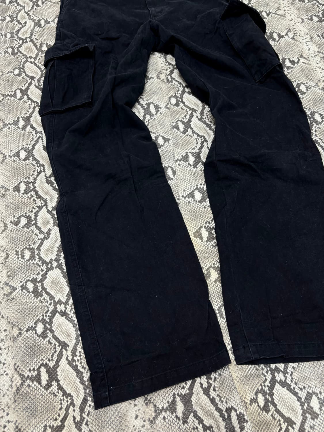 “Vintage” Y2K Black Cargo Pants 상품이미지3