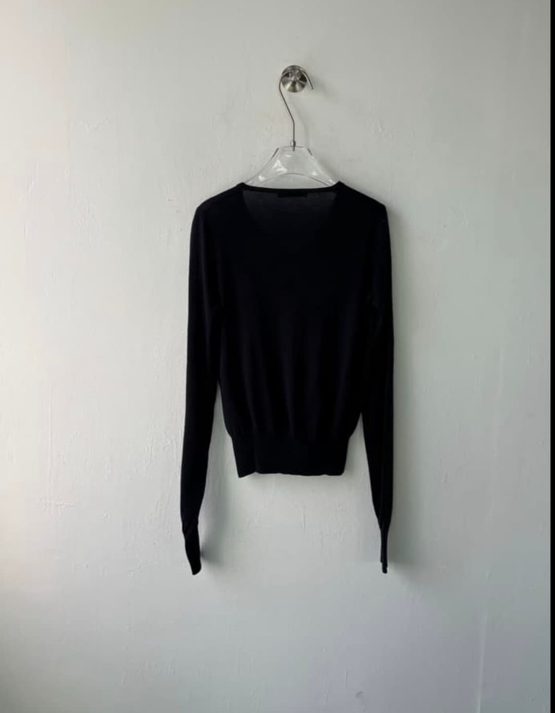 Prada 90s extra fine V-neck 상품이미지4