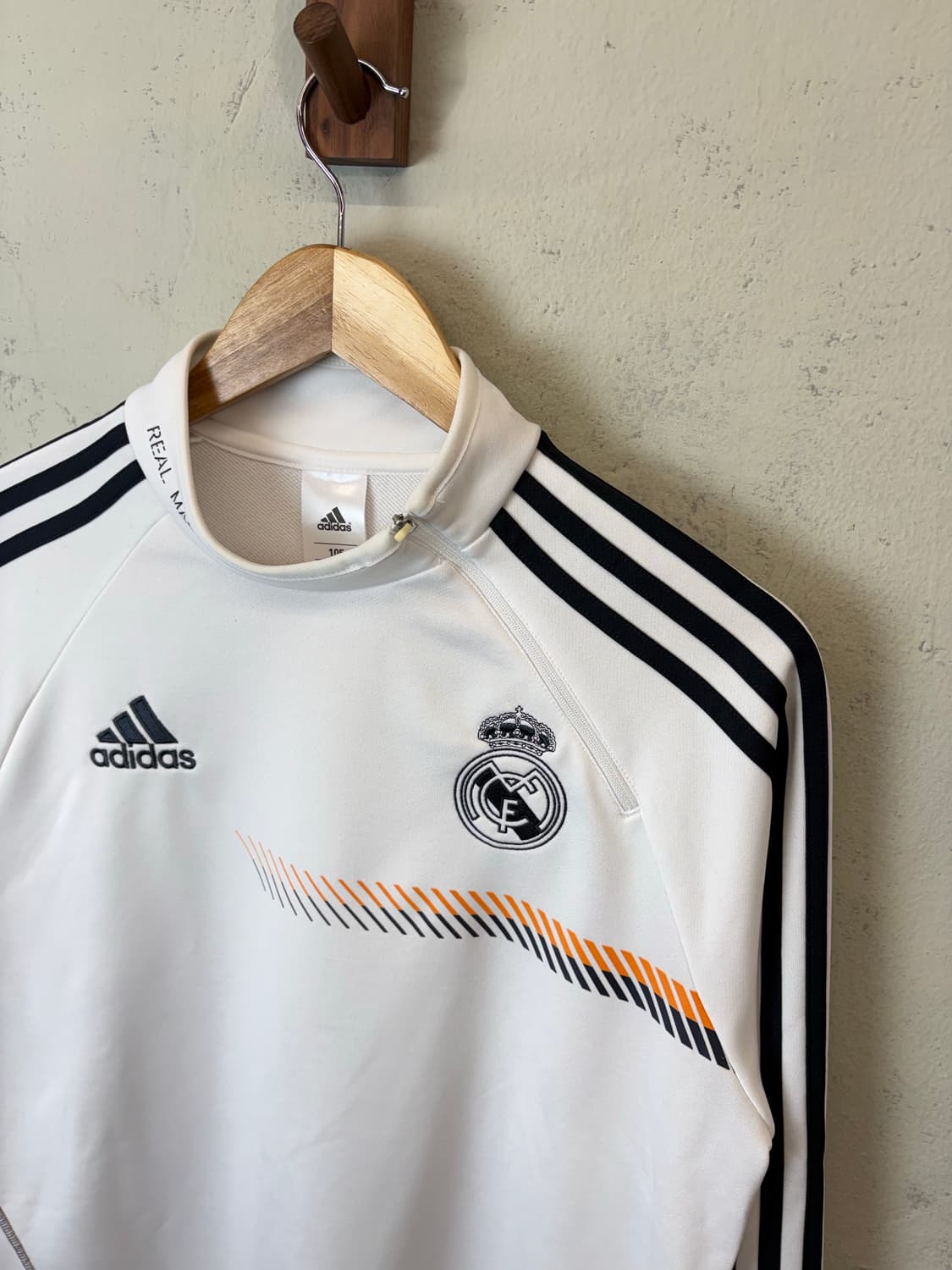 아디다스 레알마드리드 트레이닝 탑 화이트 상품이미지5