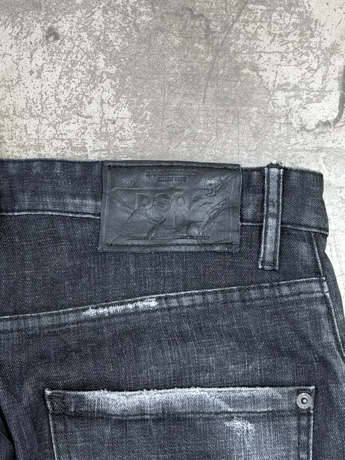 디스퀘어드2 클래식 케니 진 블랙 디스트로이드 데님 팬츠 상품이미지4