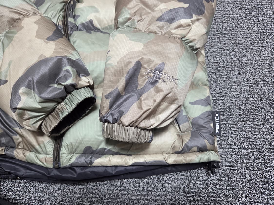 디즈이즈네버댓 퍼텍스 카모 리버시블 패딩/S 상품이미지4